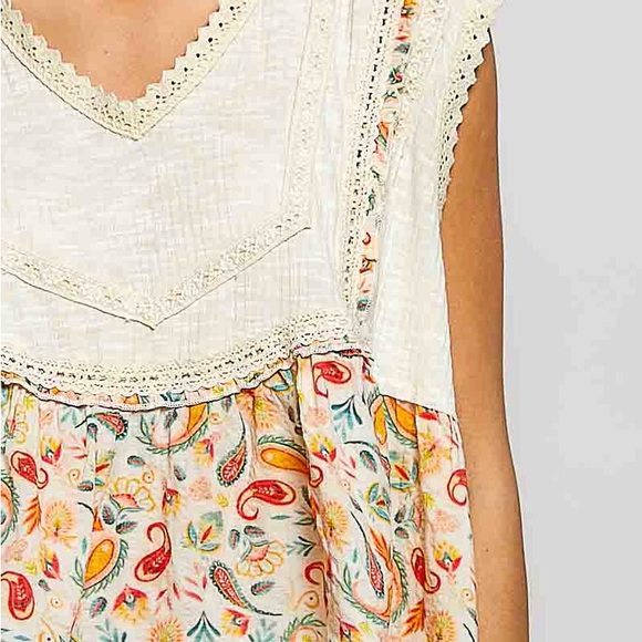 POL Paisley Ruffle Top - Picture 2 of 6